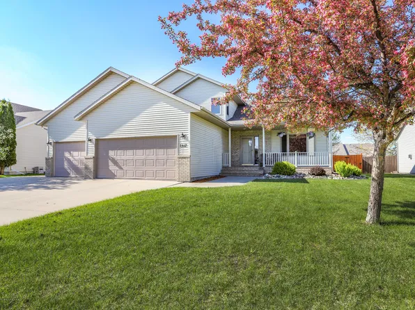 1517 55th Ave S, Fargo, ND 58104