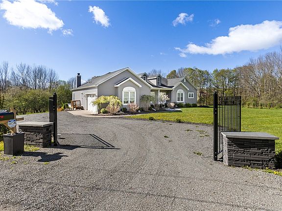 4th image of 1123 McMurdy Hill Rd