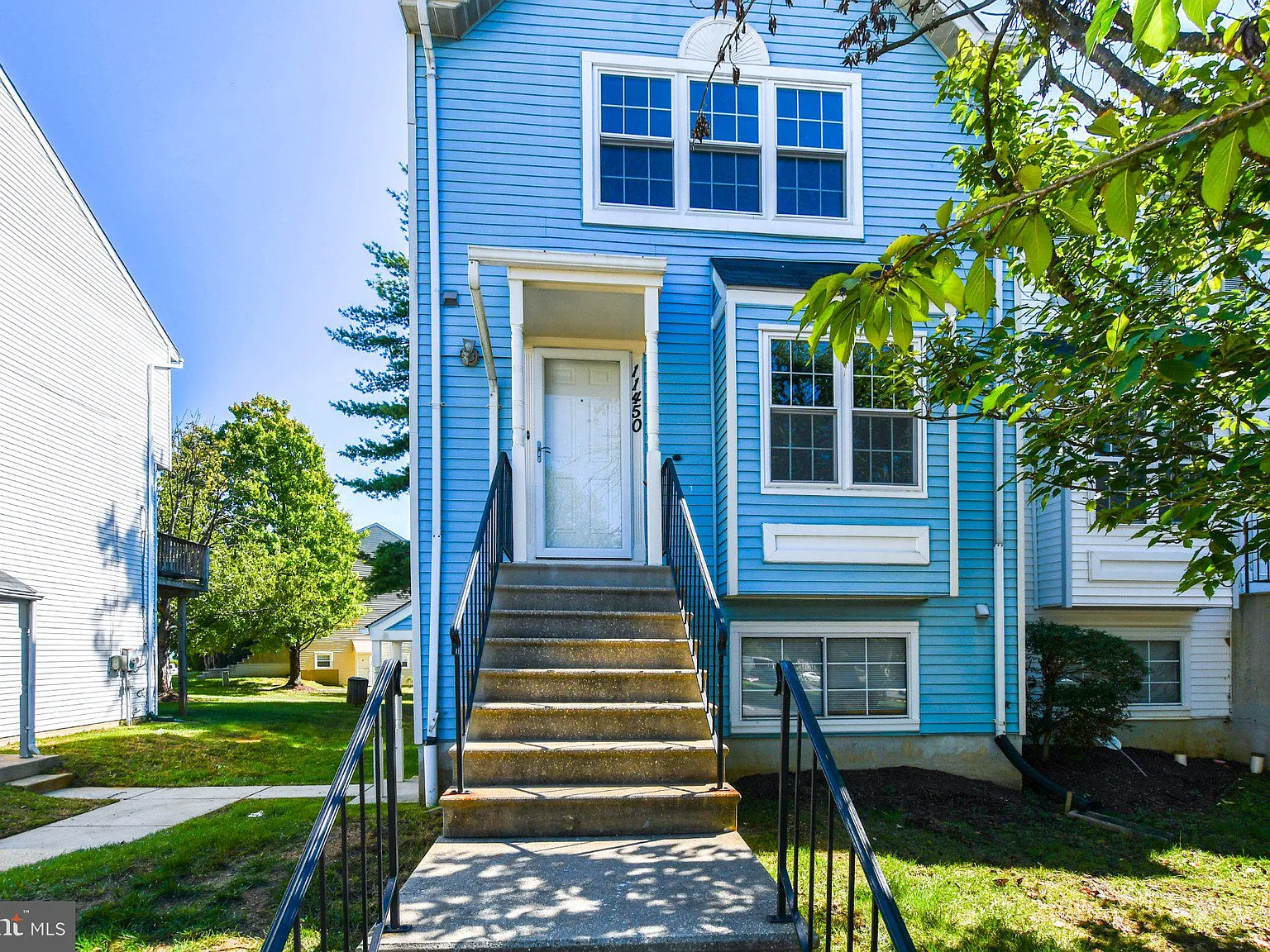 3 bed, 1.5 bath, 1259 sqft, $2,499 — Photo 2