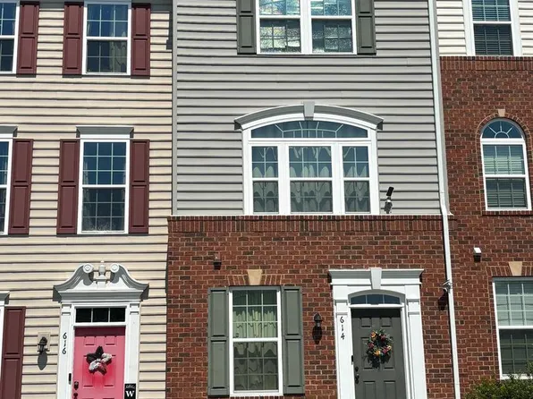 614 Streamview Dr, Fredericksburg, VA 22405