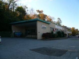 2905 Banksville Rd, Pittsburgh, PA 15216