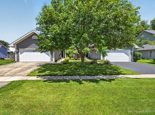 330 W Amie Ave, Hinckley, IL 60520