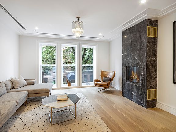 5th image of 313 W 77th St