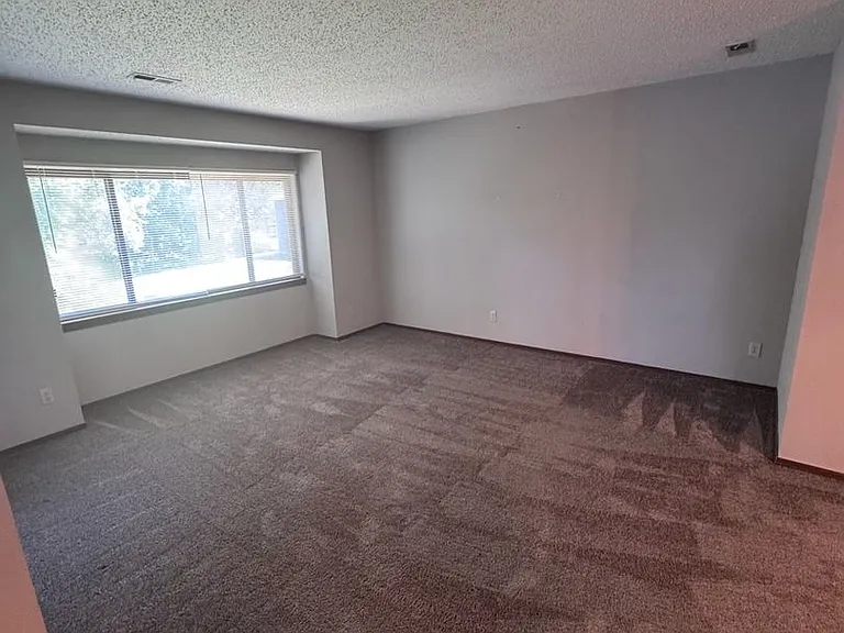 2539 Clayton Blvd — Photo 6