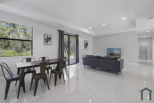 674 Windermere Dr — Photo 10