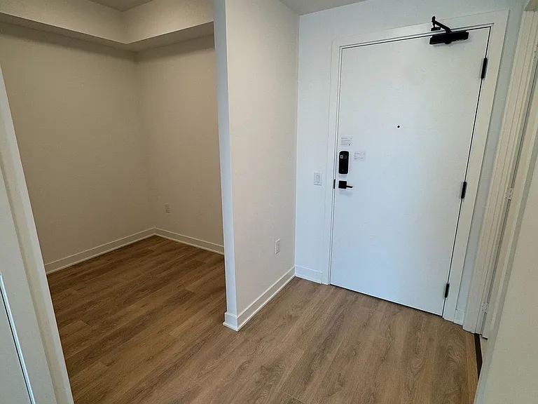 1185 Dupont St #621 — Photo 2