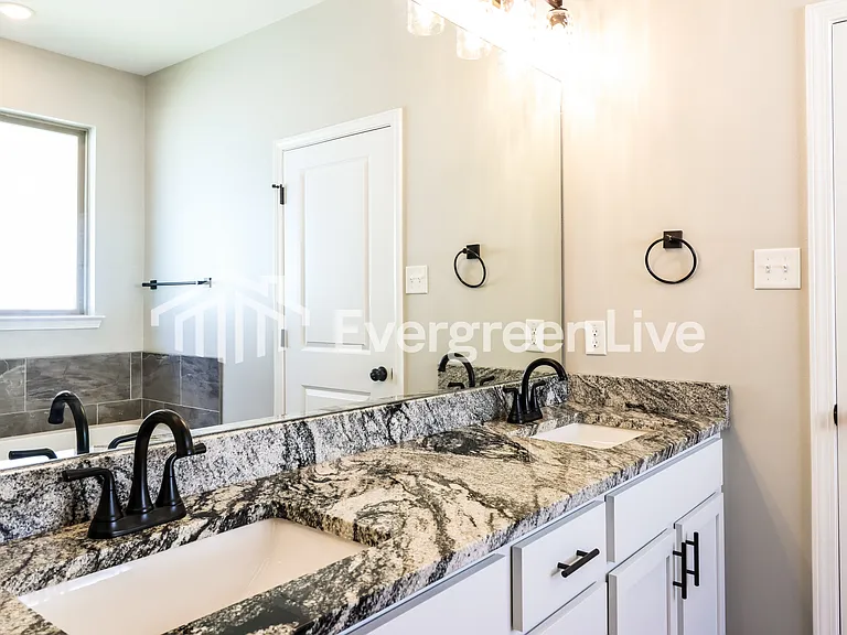 4568 Western Woods Dr — Photo 12