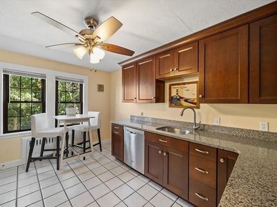 9 Common St APT 2, Quincy, MA, 02169