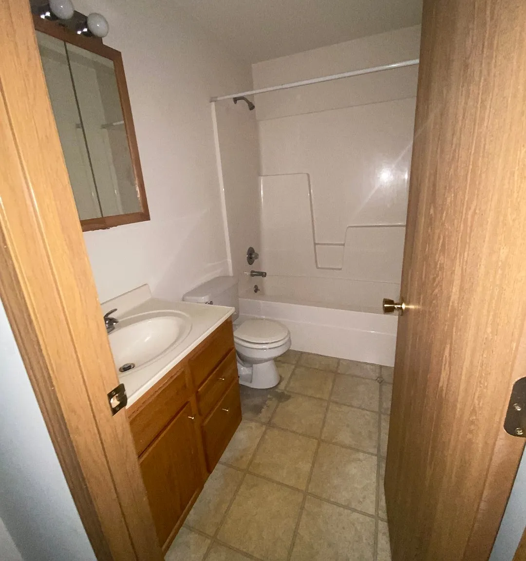 2 bed, 800 sqft, $850 — Photo 4