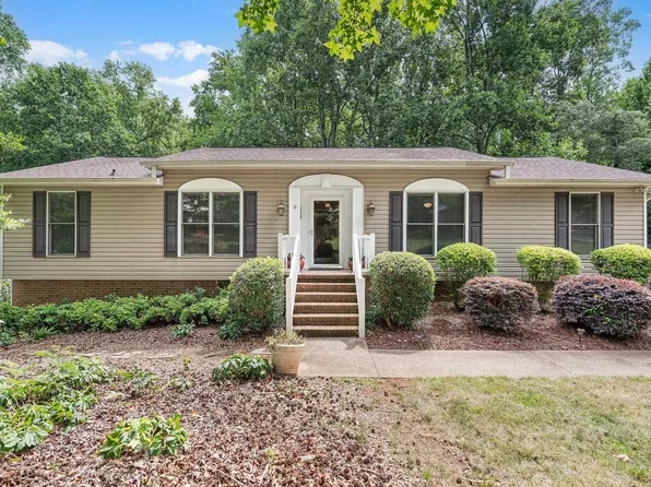 12 E Indian Trl, Taylors, SC 29687