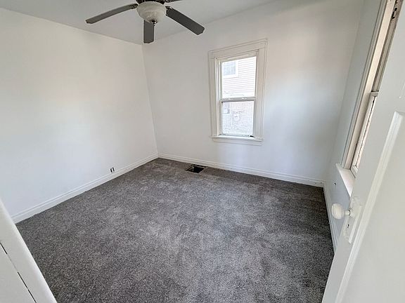 4th image of 412 S Helen St