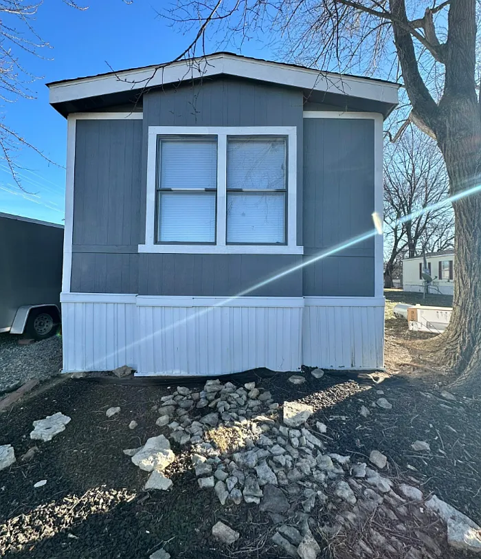 3 bed, 2.0 bath, $875 — Photo 1