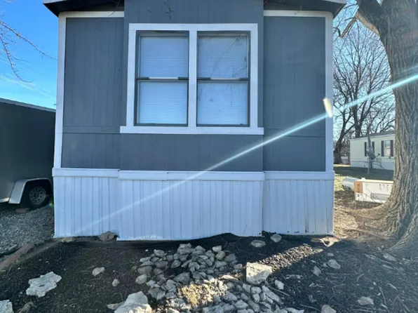 1900 Harper Dr #31, Atchison, KS 66002