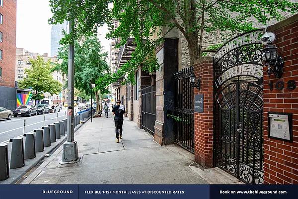 Rented by The Blueground | media 96