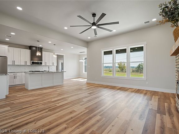 4th image of 2052 Prairie Fire Dr