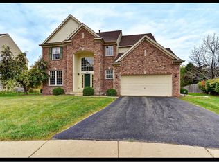 521 Hamilton Ln, North Aurora, IL 60542