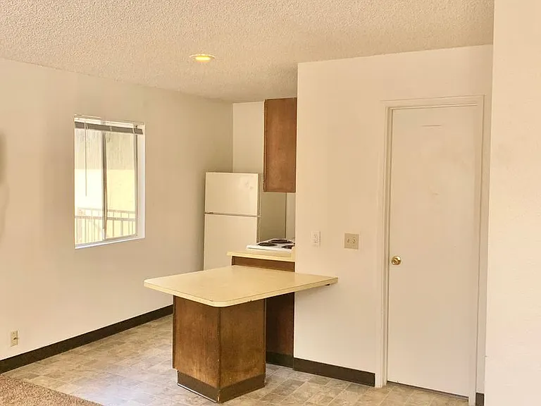 Walnut Creek Apartments — Photo 4