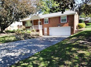 220 James St, Columbiana, OH 44408