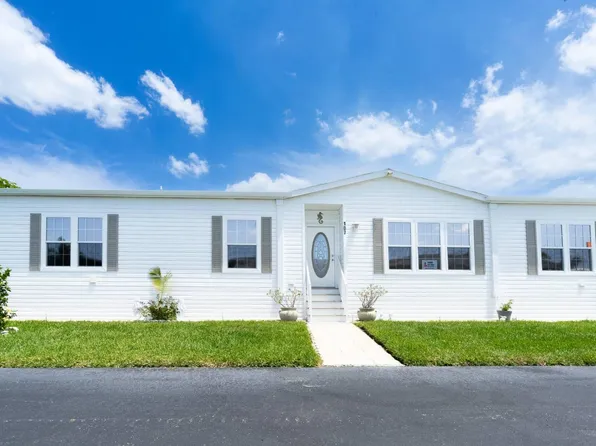 107 Pier K, Naples, FL 34112