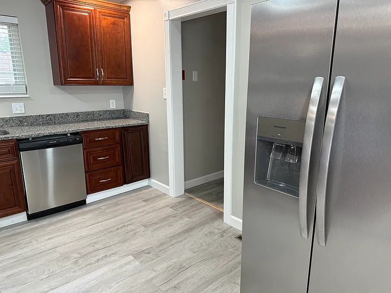 3417 Rainey Rd — Photo 5