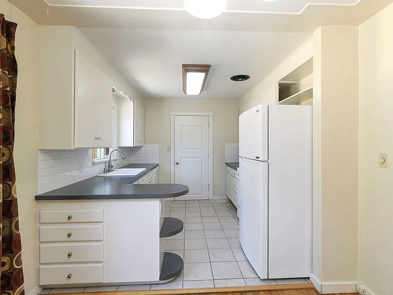 1321 Central St NE — Photo 5
