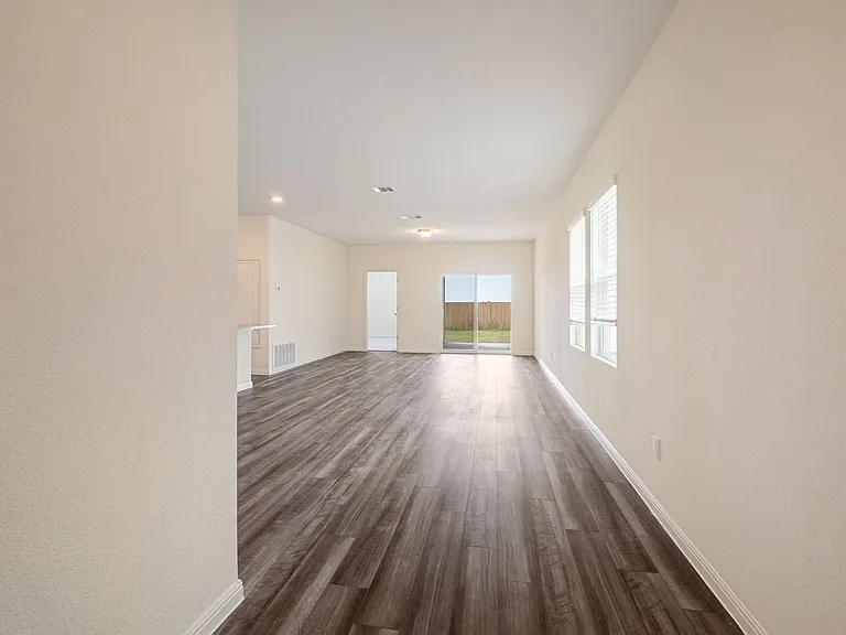 391 Wren Ln — Photo 4