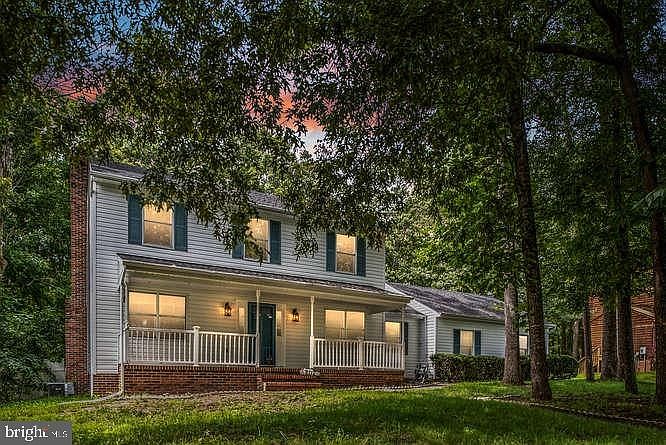 1st image of 702 Stonewall Ln