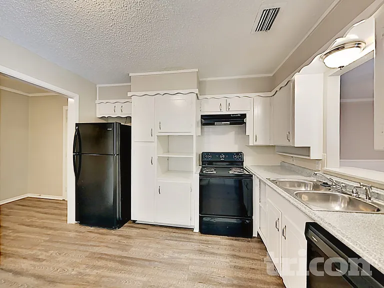 429 W Ferndale Ln — Photo 5