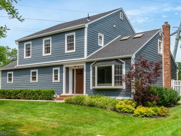 8 Lindsay Ct, Chatham Boro, NJ 07928