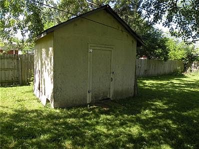 2nd image of 4240 Elmhurst Dr