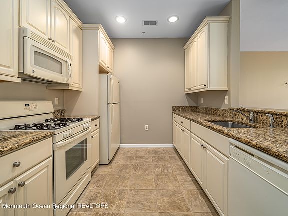 4th image of 417 Sophee Lane