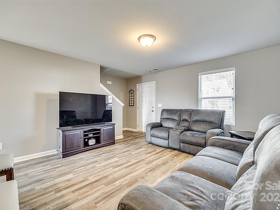 5th image of 1529 Cannan Mountain Dr