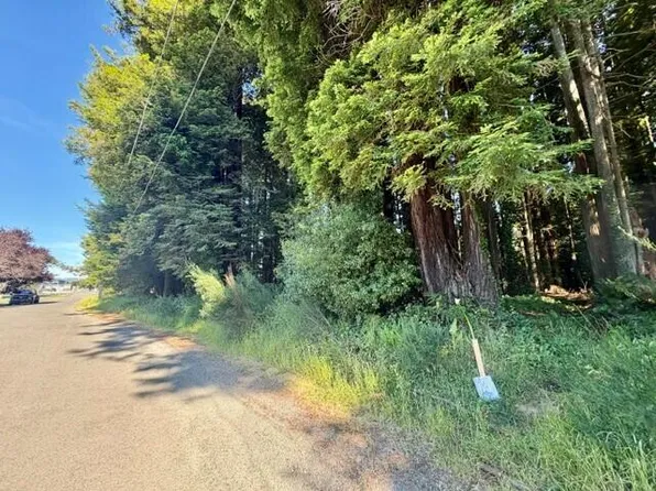 26 Moore Ave, Eureka, CA 95501