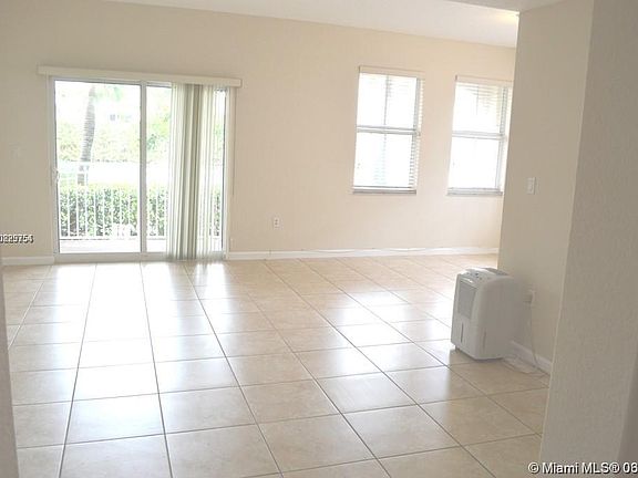 3rd image of 11401 NW 89th St APT 111