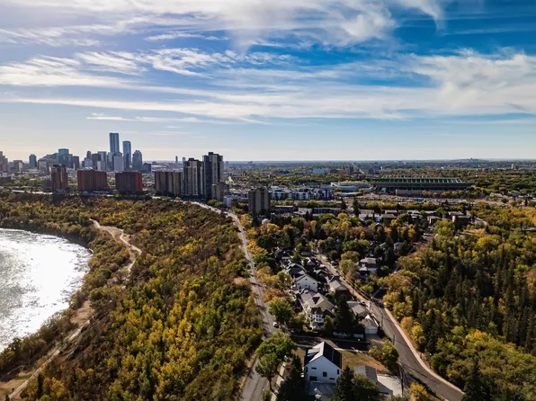 7780 Jasper Ave NW, Edmonton, AB T5H 3R8