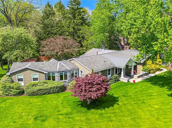 1200 Gatestone Cir, Webster, NY 14580