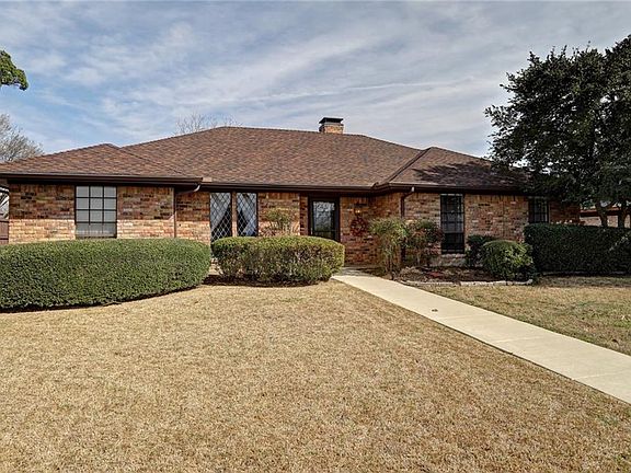 3rd image of 3941 Bosque Dr
