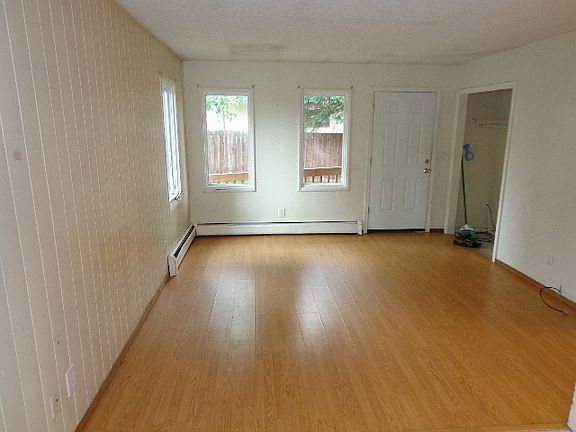 4th image of 5025 E Northern Lights Blvd