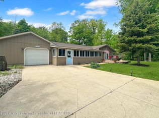 1656 S Oakwood Dr, Lake City, MI 49651