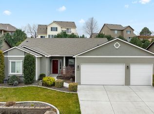 449 Charbonneau Dr, Richland, WA 99352