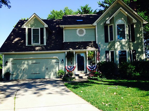 2nd image of 1208 NW Oak Lawn Ct