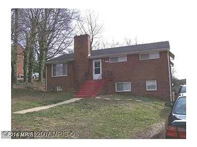 1805 Clayton Dr photo 1