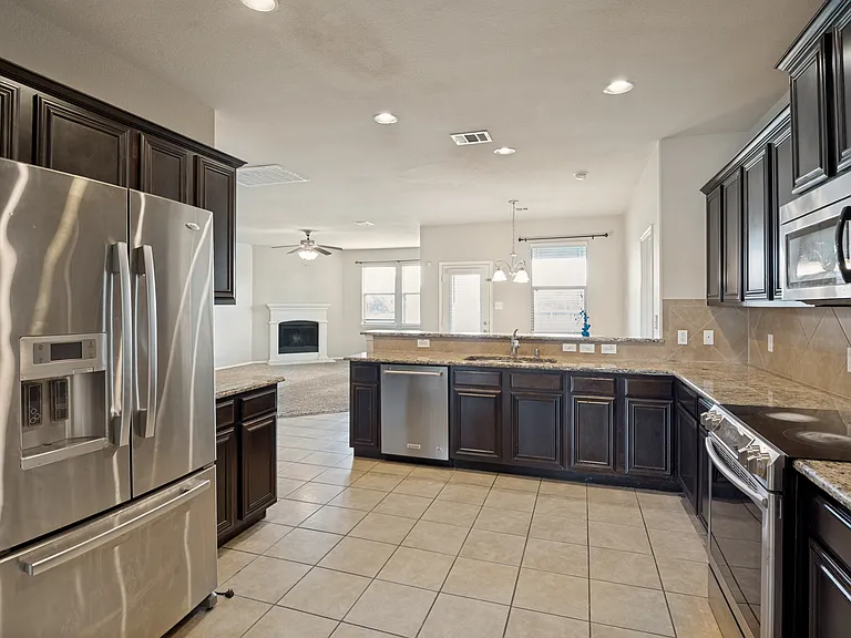 1305 Lone Pine Dr — Photo 6