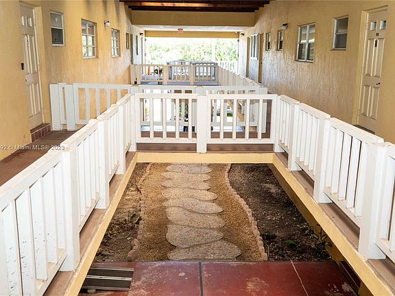 3rd image of 5140 SW 40th Ave APT 23C