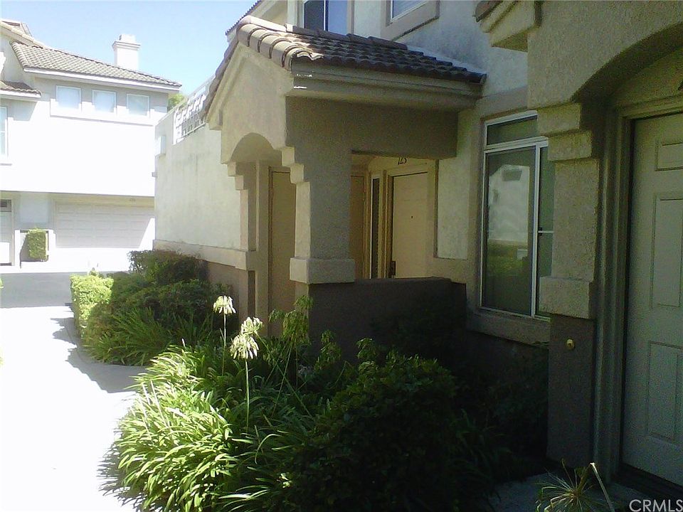 1st image of 992 N Turner Ave APT 123