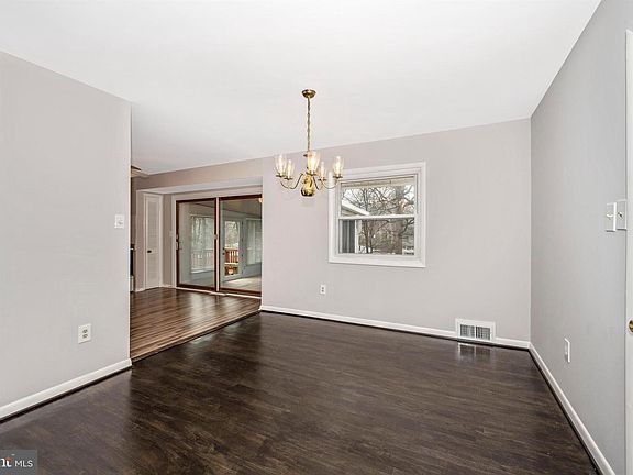 5th image of 13708 Loree Ln