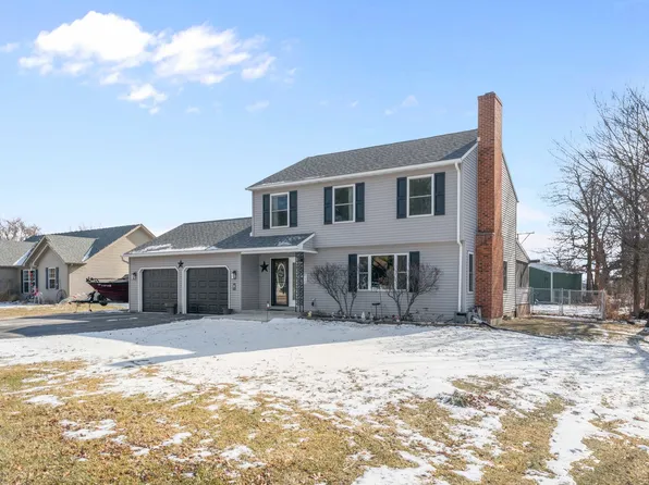 954 Holiday Dr, Sandwich, IL 60548