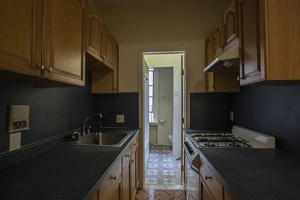 Rented by Cast Iron Real Estate | media 4