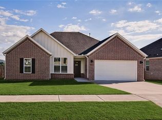 951 Sugar Loaf St, Prairie Grove, AR 72753