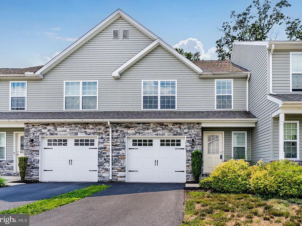1st image of 329 Briar Ridge Cir